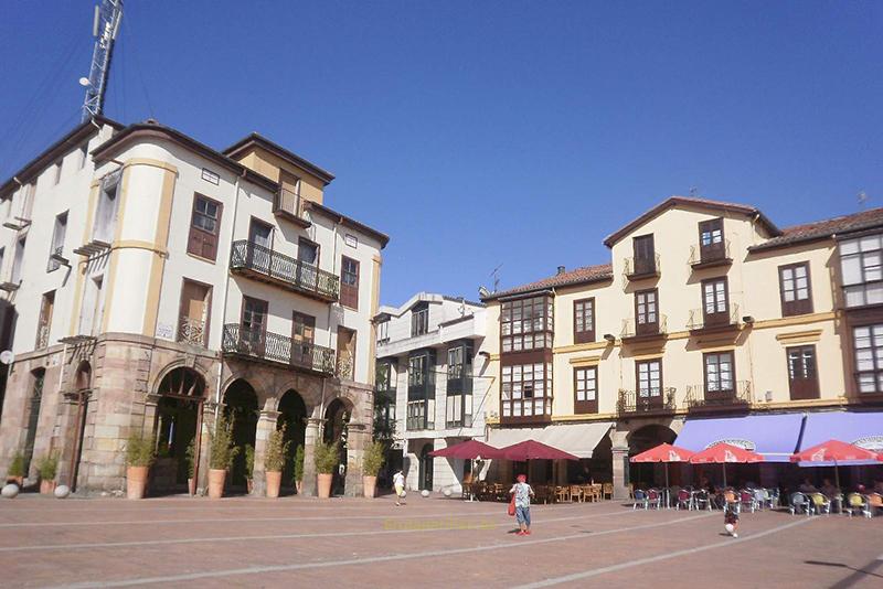 Plaza Baldomero Iglesias, Torrelavega