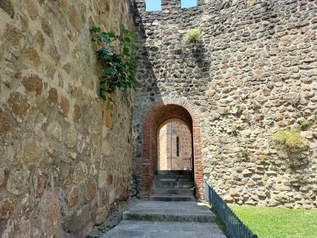 Postigo de Santiago, Plasencia