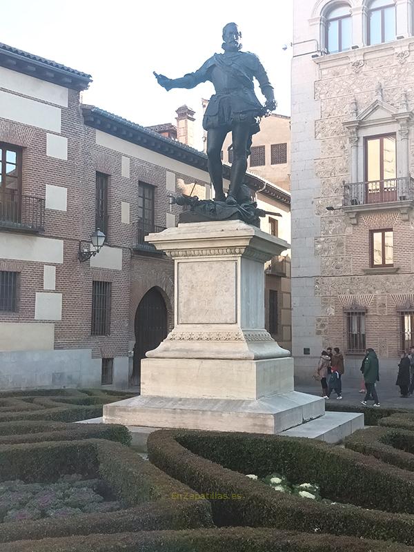 Monumento a Don Álvaro de Bazán, Madrid