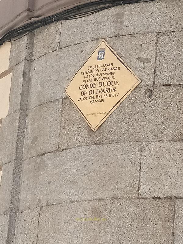 Placa en el lugar donde estuvo la casa del conde-duque de Olivares, Madrid