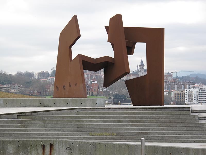 Escultura Construcción Vacía, San Sebastián