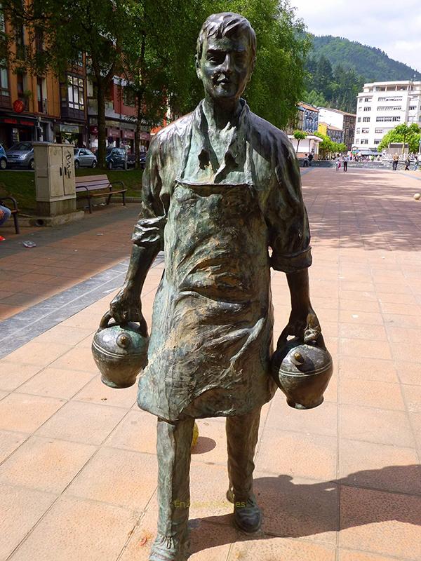 Escultura El Botijero, Éibar, Guipúzcoa