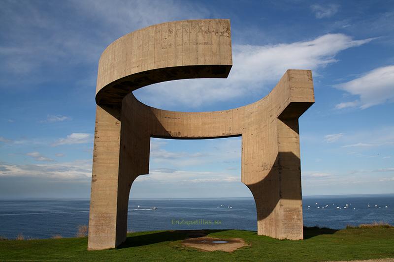 Escultura Elogio del horizonte, de Eduardo Chillida, Gijón