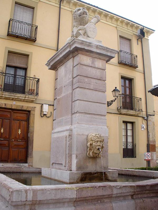 Fuente de San Isidoro, León