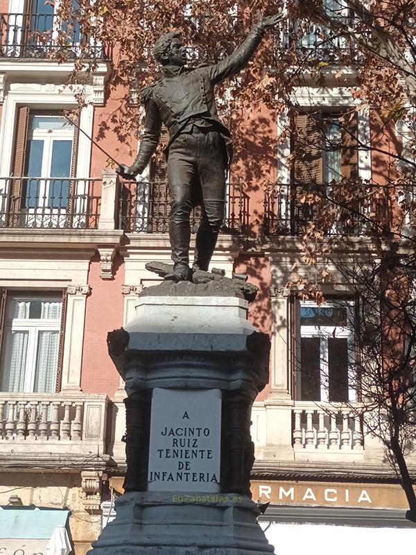 Monumento al Teniente Jacinto Ruiz, Madrid