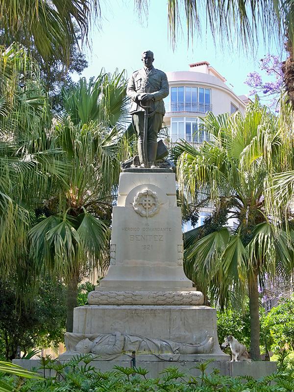 Monumento al comandante Benítez, Málaga