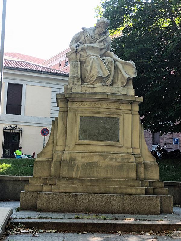 Monumento a Emilia Pardo Bazán, Madrid