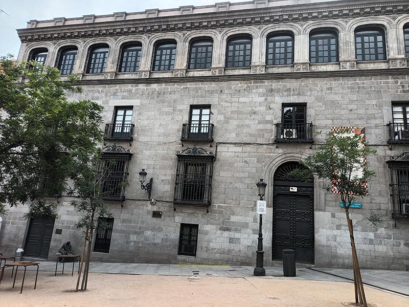 Colegio Santa Bárbara, Madrid