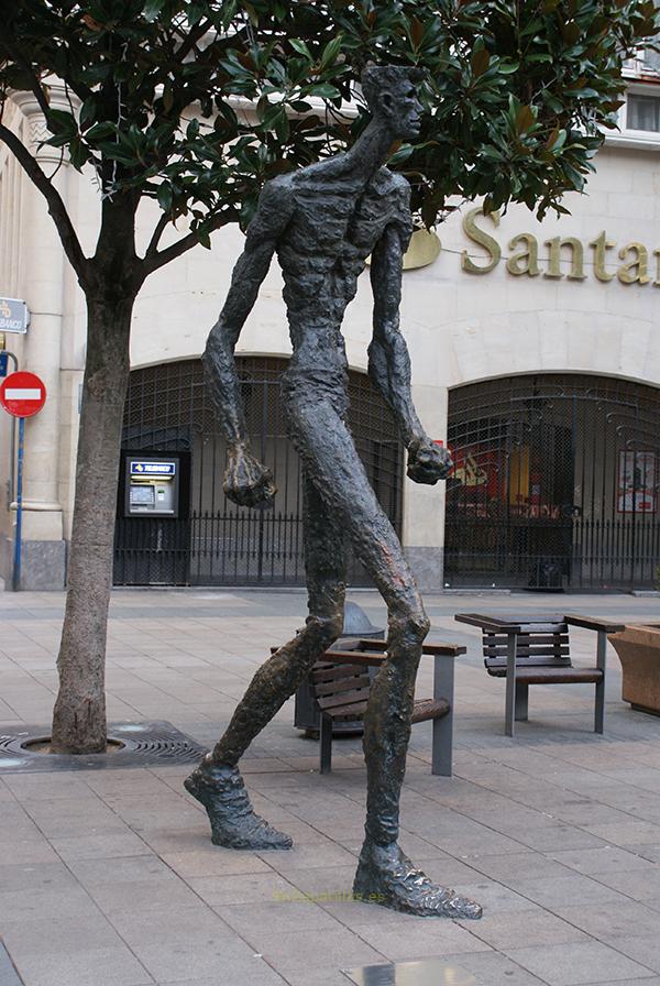 El Caminante, Plaza del Arca, Vitoria