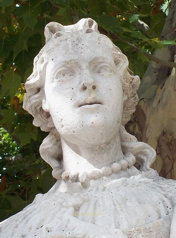 Estatua a la Reina Sancha de León, Madrid