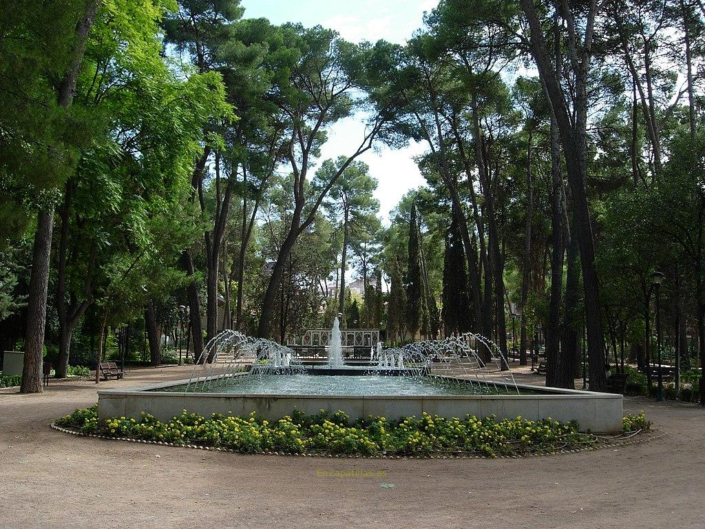 Fuente larga, parque de Abelardo Sánchez, Albacete