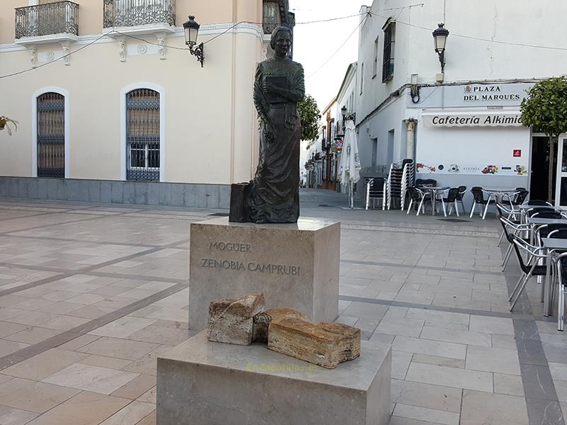 Escultura de Zenobia Camprubí, Moguer