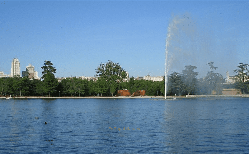 Lago de la Casa de Campo de Madrid