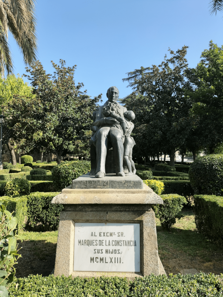 Escultura al Excm. Sr. Marques de la Constancia, Plasencia