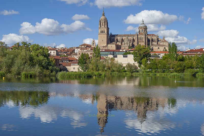 Río Tormes a su paso por Salamanca