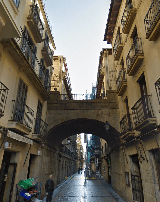 Arco-Puente de la calle Campanario, San Sebastián